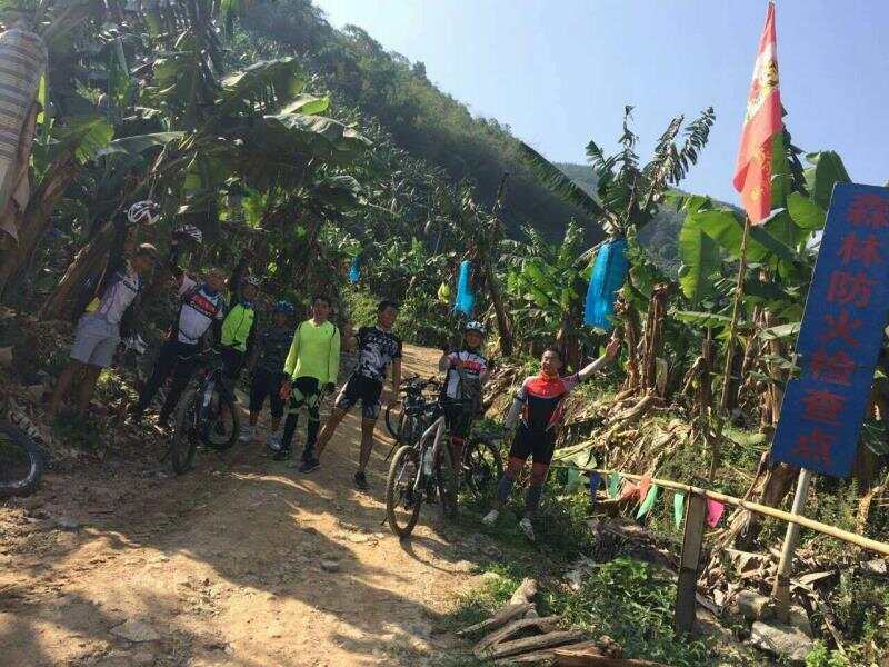 西双版纳景洪市嘎洒镇大黑山原始森林休闲骑